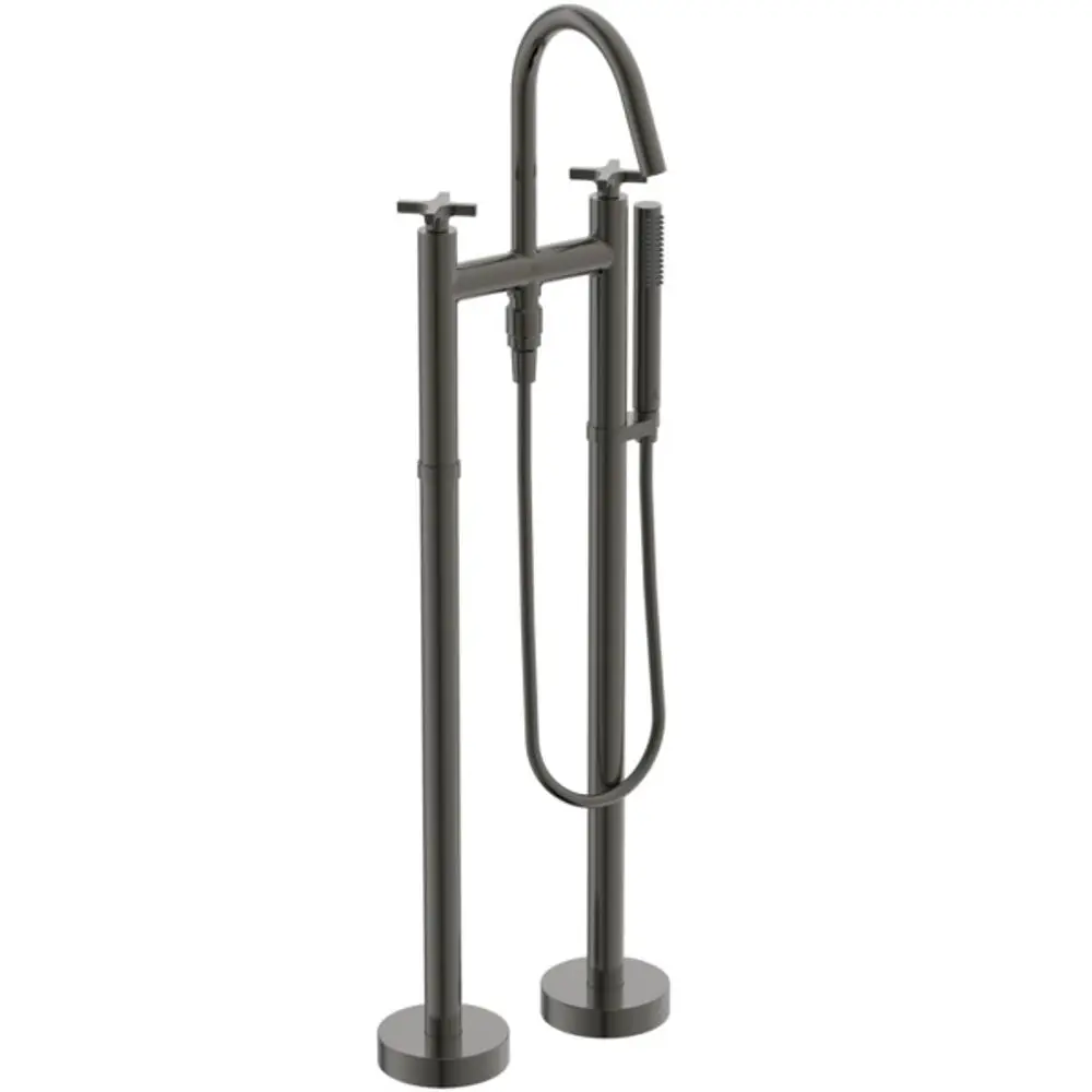 Freistehende Badearmatur in einem dunklen Finish,  zwei Kreuzgriffe und ein Handbrauseanschluss. Design von Ideal Standard, geeignet für moderne Badezimmer.